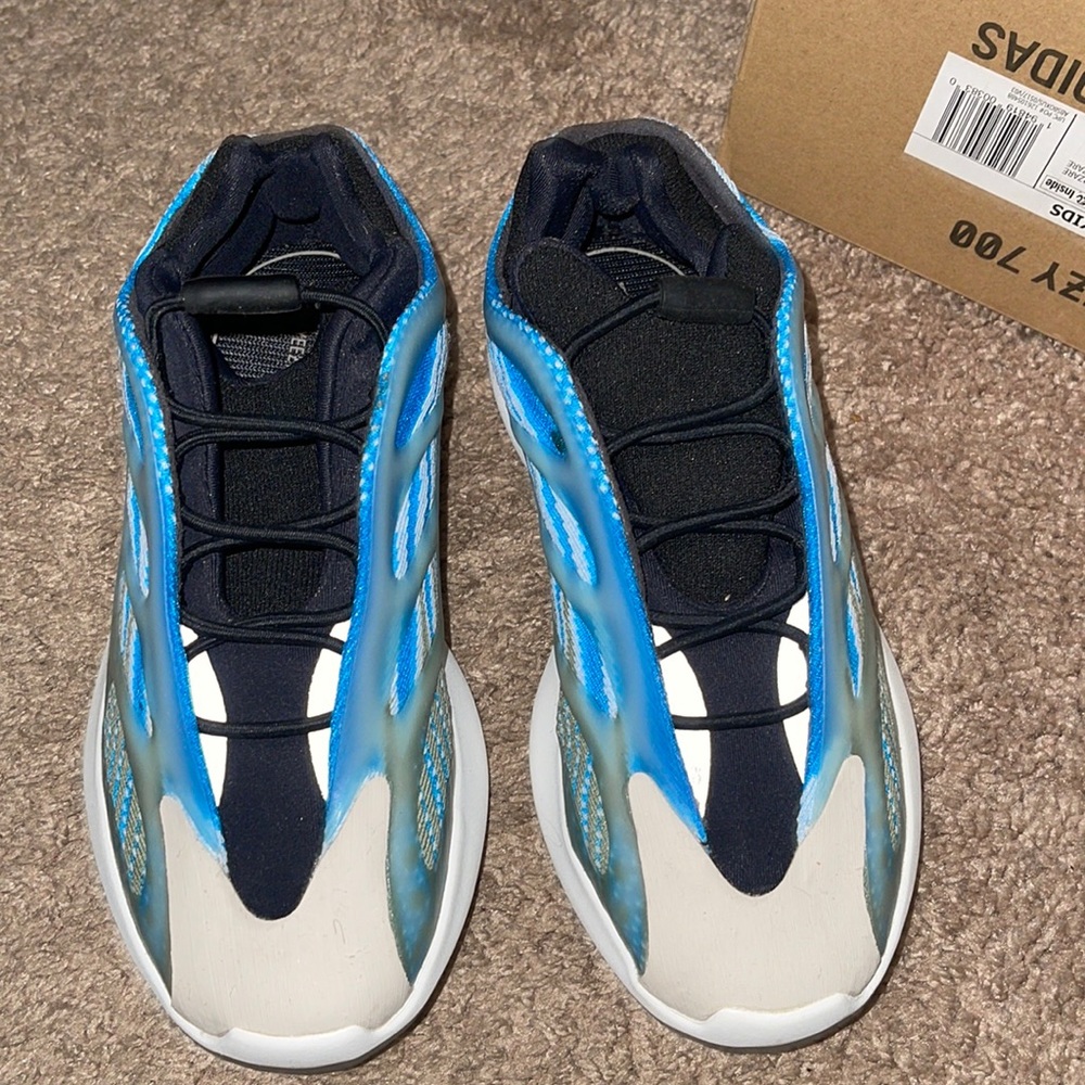 Yeezy 700